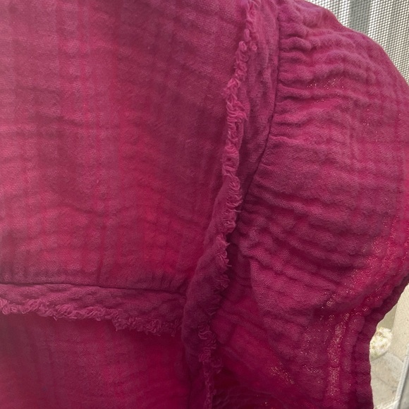 C&C California Fuchsia Ruffled Top - Picture 4 of 6